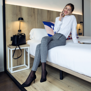 Location saisonnière : la demande reste forte, mais la réglementation se durcit